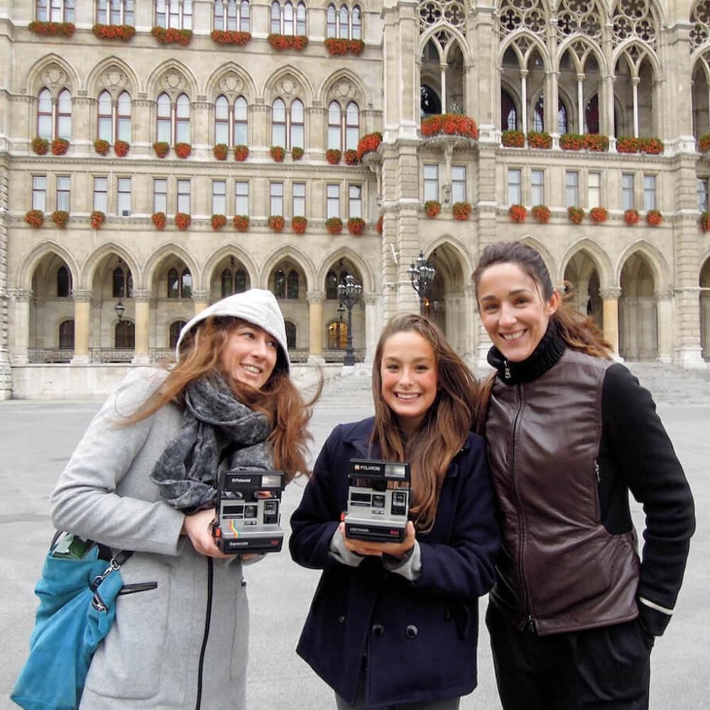 סיור מצלמות פולארויד בוינה סיור מצלמות פולארויד בוינה