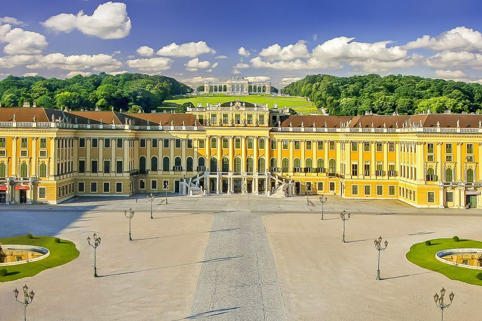 Vienna: Schönbrunn Palace Virtual Reality Experience