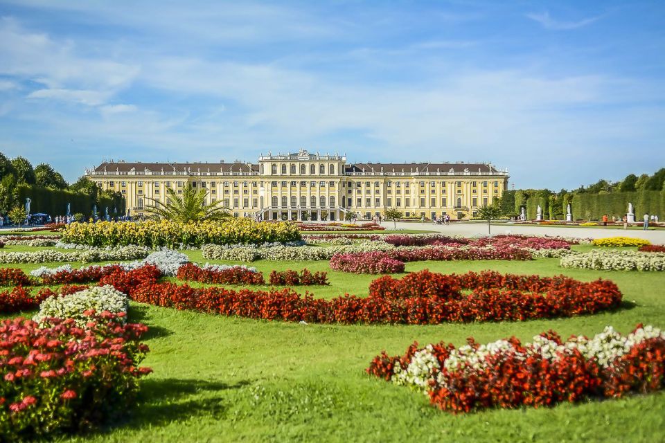 Vienna: Schönbrunn Palace Virtual Reality Experience