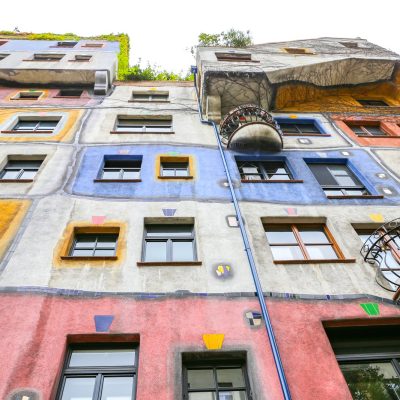 בית הונדרטוואסר (Hundertwasserhaus)